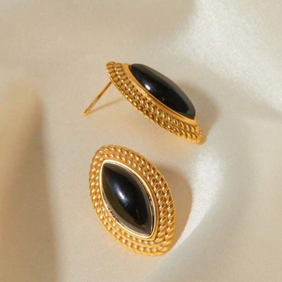 Earrings - Picture 3 of 5